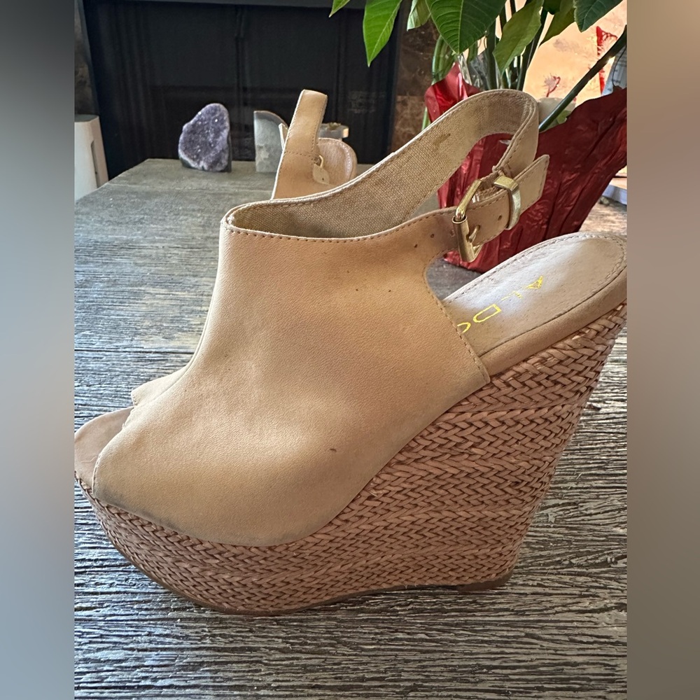 Super Sexy Aldo Carmett Wedges♥️